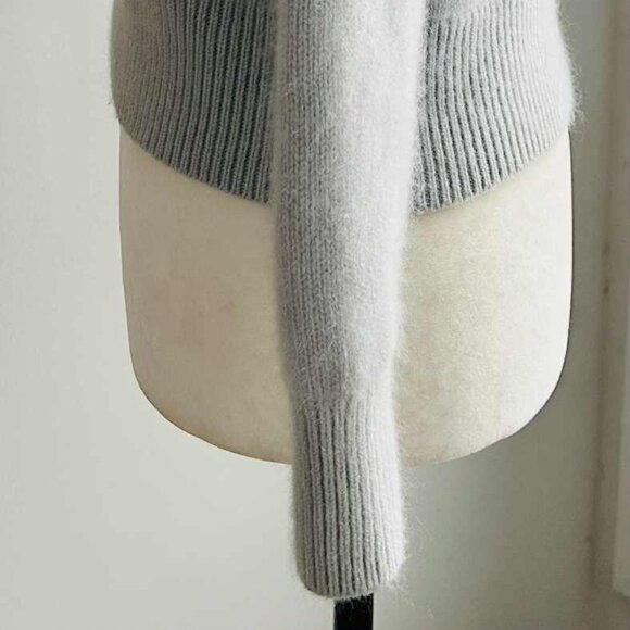 Wilfred Ice Blue Pure Cashmere Crewneck Sweater with Ribbed Hem – US XS - Picture 6 of 10